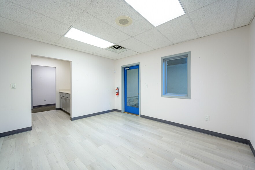 More Photos Of 171 Green Meadows Dr S, Lewis Center Office Residential For Lease