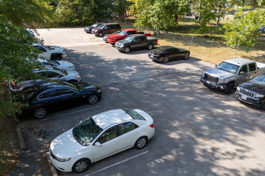 More Photos Of 902-908 W Mill St, Carbondale Apartments For Sale