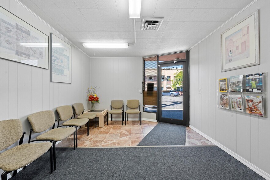 More Photos Of 11 S Cascade St, Kennewick Office For Sale