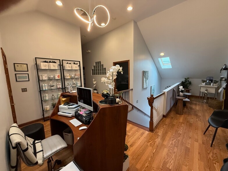 More Photos Of 5-7 Danbury Rd, Wilton Storefront Retail Office For Lease