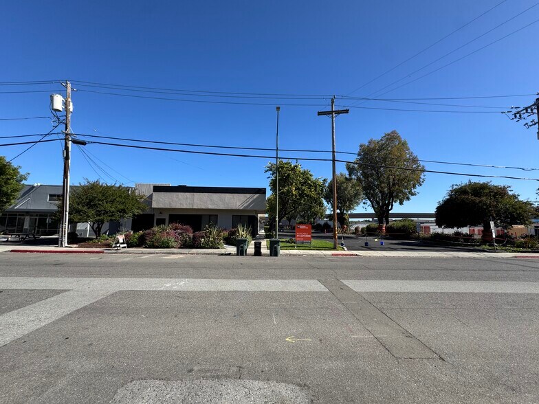 More Photos Of 1060 Terra Bella Ave, Mountain View Research And Development For Lease