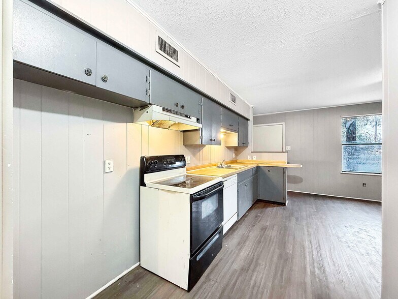 More Photos Of 1870 King David Dr, Three Rivers Apartments For Sale