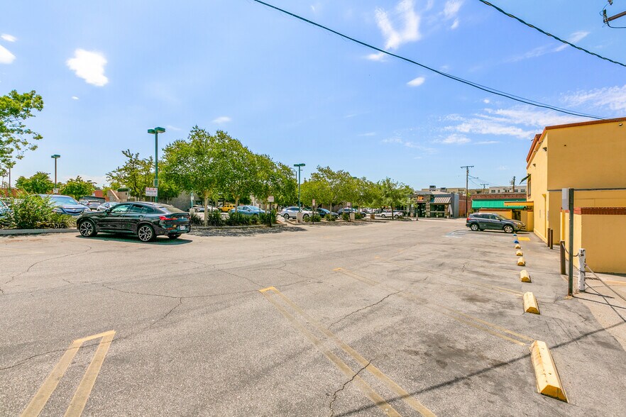 More Photos Of 534 S Myrtle Ave, Monrovia Restaurant For Lease