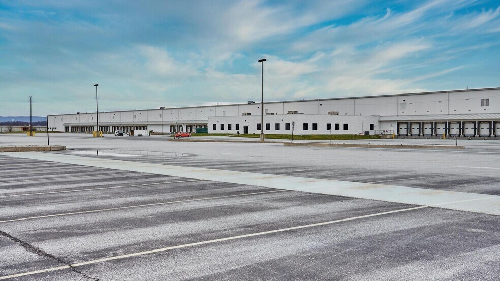 More Photos Of 1475 Nitterhouse Dr, Chambersburg Distribution For Lease