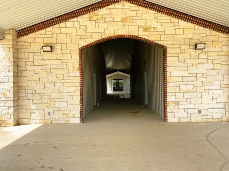 More Photos Of 475 Old Dorchester, Sherman Schools For Sale