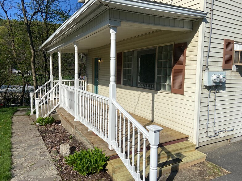 More Photos Of 105 Willowbrook Rd, South Abington Office Residential For Lease
