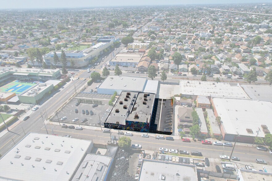 Primary Photo Of 132 W 39th St, Los Angeles Warehouse For Lease
