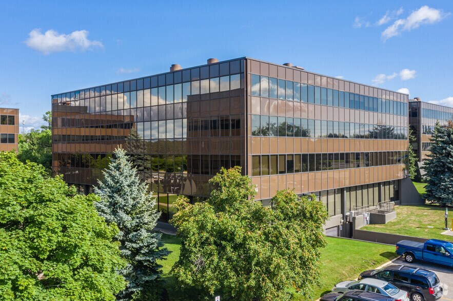 More Photos Of 2000 Argentia Rd, Mississauga Office For Lease