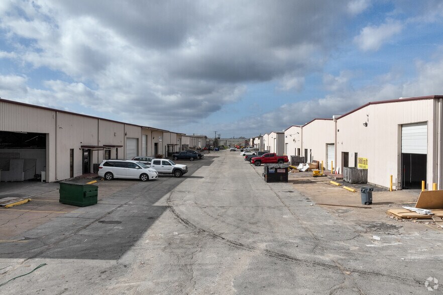 More Photos Of 12826 Hempstead Rd, Houston Unknown For Lease