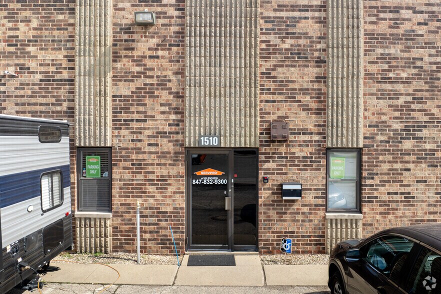 More Photos Of 1510 Paddock Dr, Northbrook Warehouse For Lease