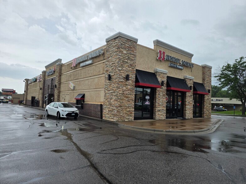 More Photos Of 8500-8530 Highway 7, Saint Louis Park Freestanding For Lease