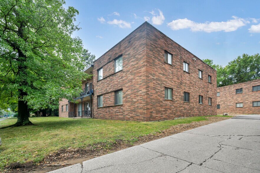 More Photos Of 818-850 S Green Rd, South Euclid Apartments For Sale