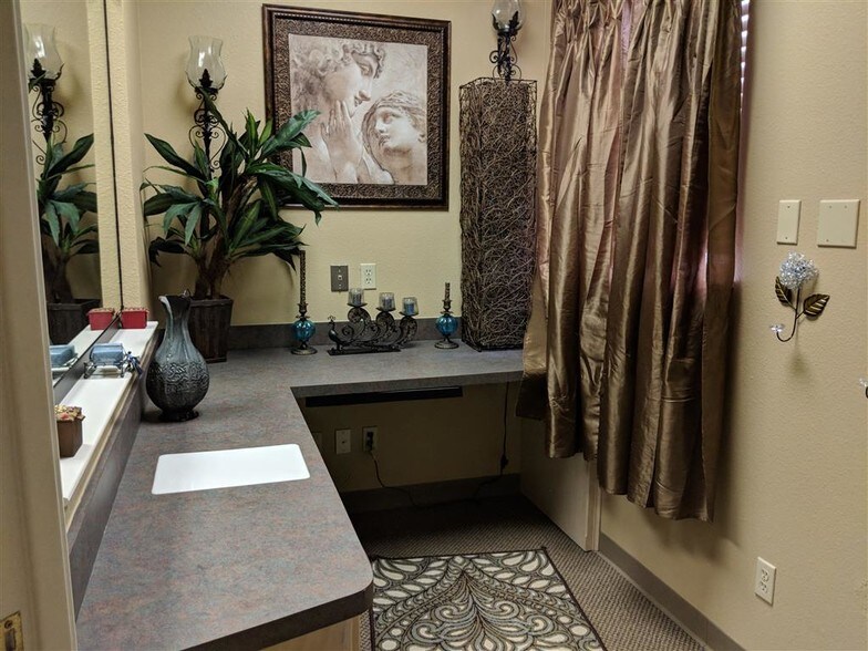 More Photos Of 6407 Colleyville Blvd, Colleyville Medical For Lease