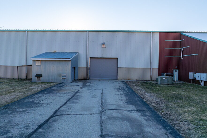 More Photos Of 100 Riverview Dr, Monessen Warehouse For Lease