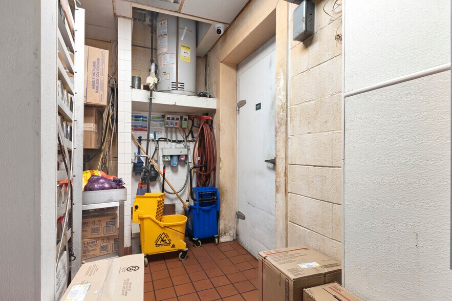 More Photos Of 1015 E Ogden Ave, Naperville Fast Food For Sale