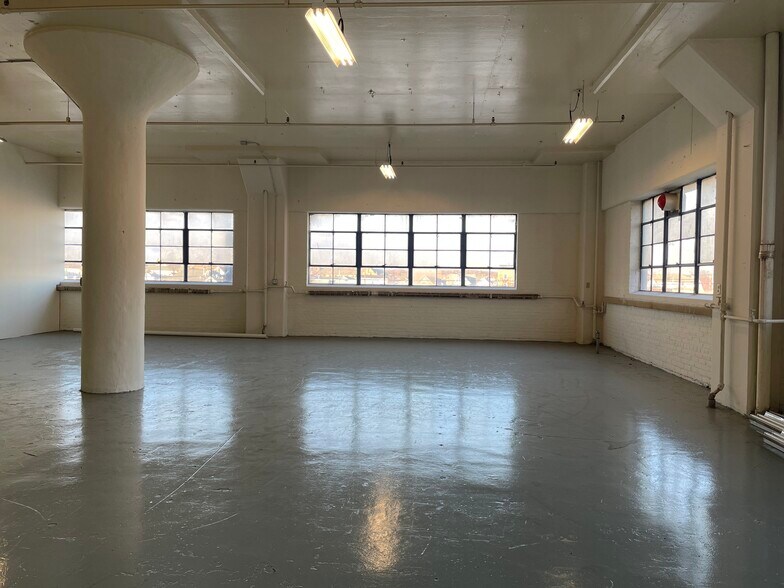 More Photos Of 480 Barnum Ave, Bridgeport Warehouse For Lease