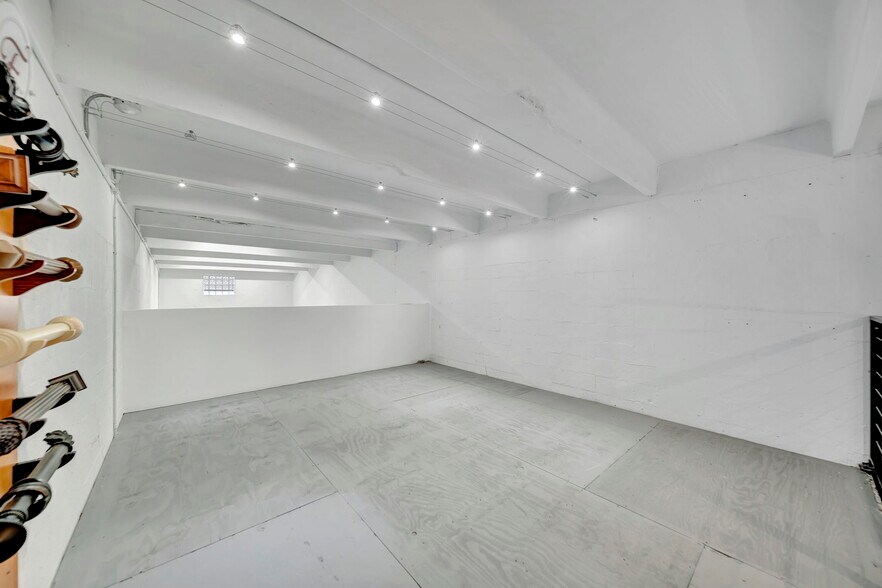 More Photos Of 67 NW 166th St, North Miami Beach Warehouse For Sale