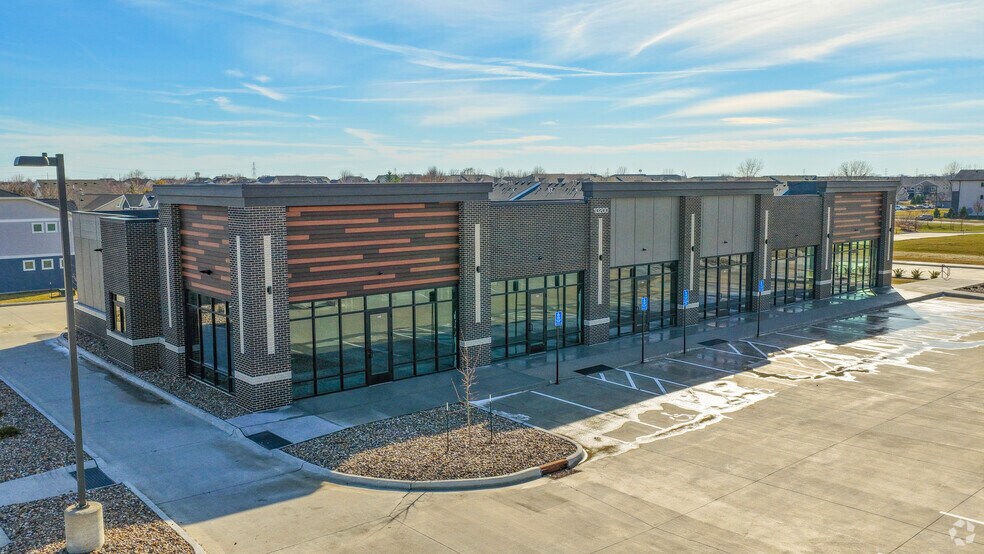 More Photos Of 10200 NW 62nd Ave, Johnston General Retail For Lease
