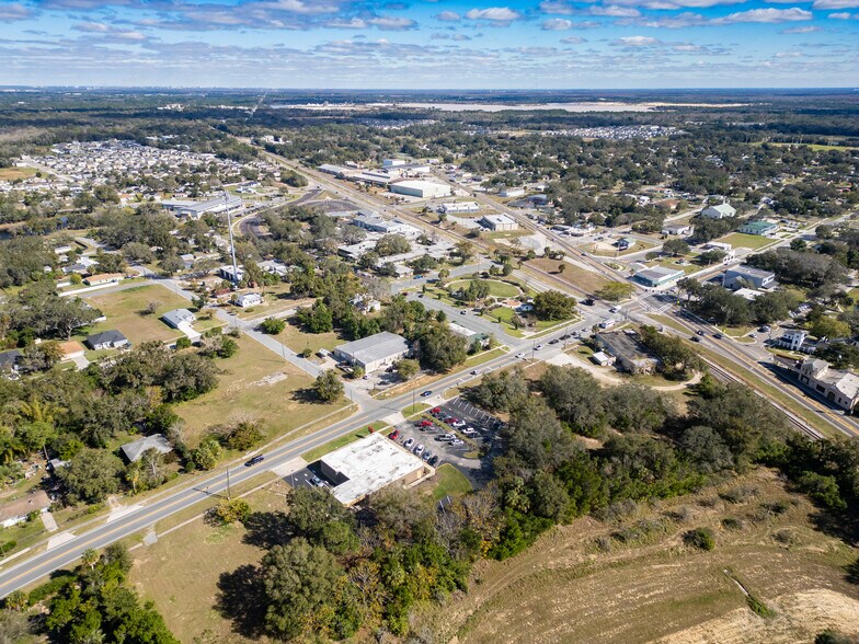 More Photos Of 220 Davenport Blvd, Davenport General Retail For Sale