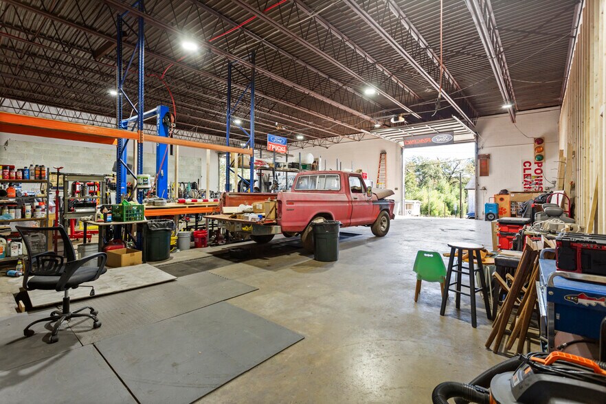 More Photos Of 400 W Main St, Walhalla General Retail For Sale