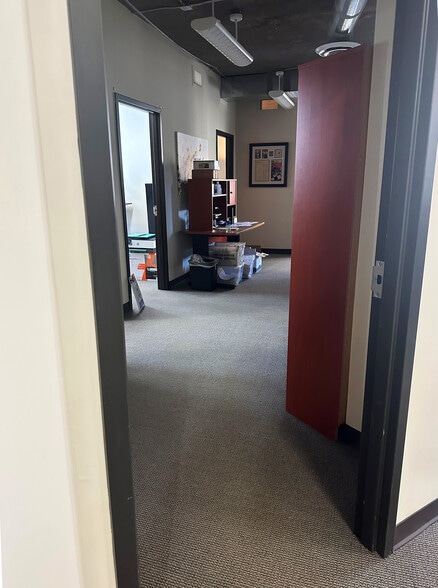 More Photos Of 1450 W Peachtree St NW, Atlanta Office For Sale