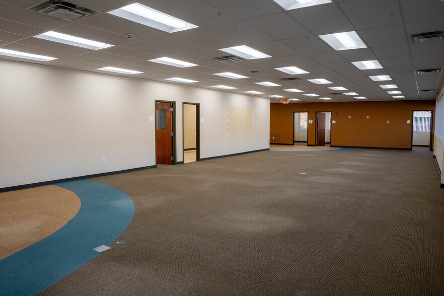 More Photos Of 463 New Karner Rd, Albany Office For Lease