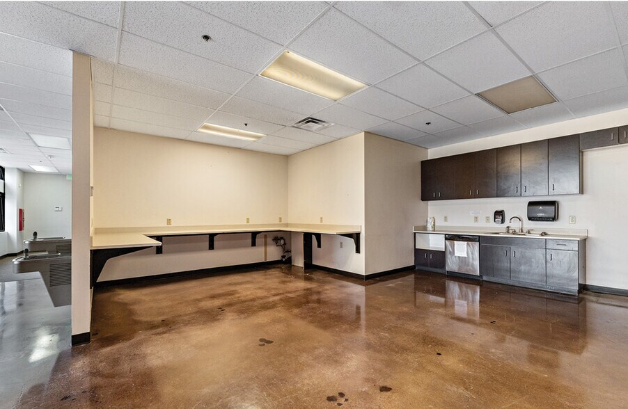 More Photos Of 1551 11th Ave N, Nampa Manufacturing For Lease