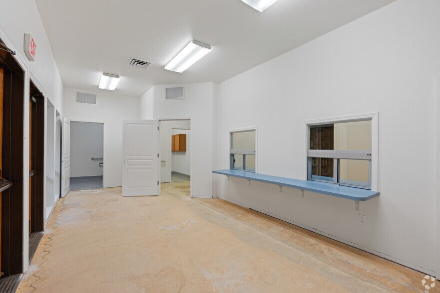 More Photos Of 5910 Clark Rd, Paradise Medical For Lease
