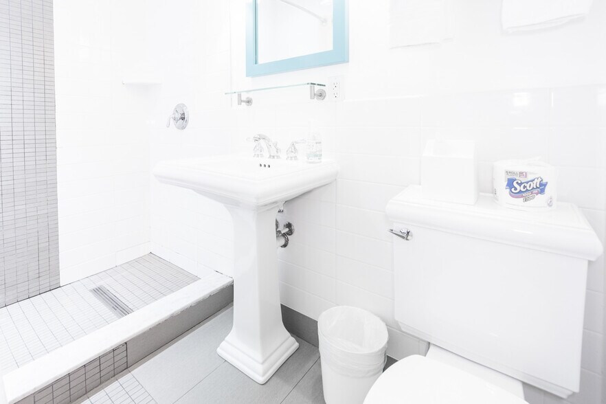 More Photos Of 34 6th St, Rehoboth Beach Hospitality For Sale