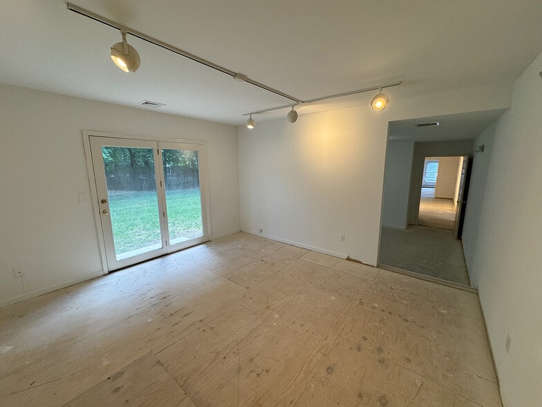 More Photos Of 584 State Rt 17, Ridgewood Office Residential For Lease