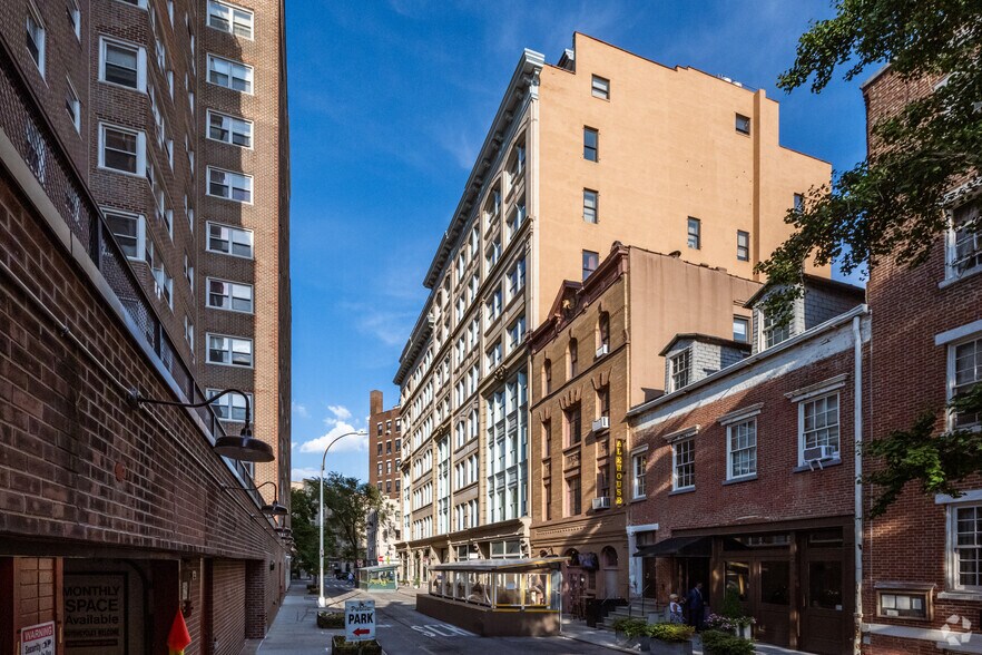 More Photos Of 186-192 W 4th St, New York Apartments For Lease