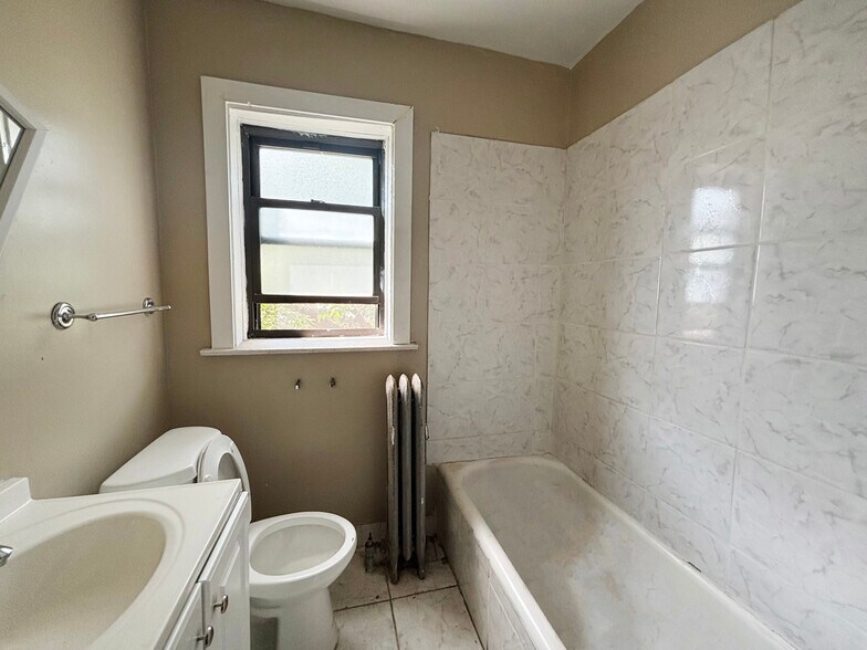 More Photos Of , Chicago Multifamily For Sale