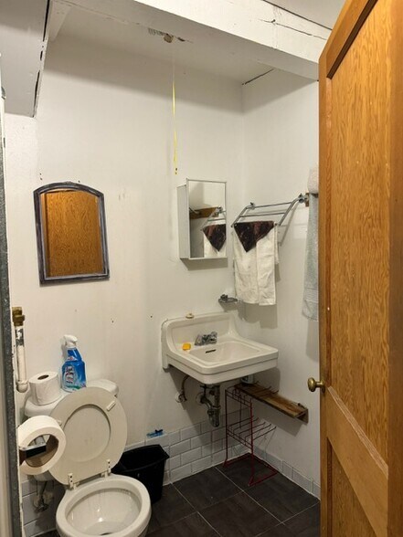 More Photos Of 735 Aultman St, Ely General Retail For Sale