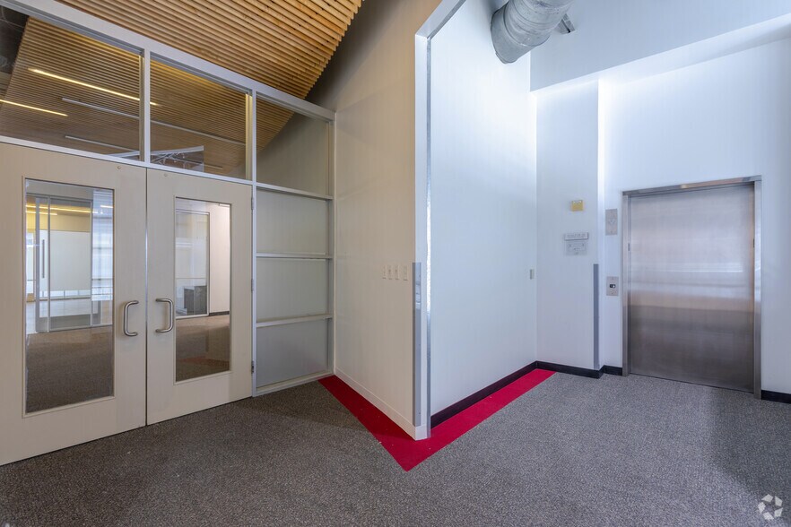 More Photos Of 1703 N Plano Rd, Richardson Unknown For Lease