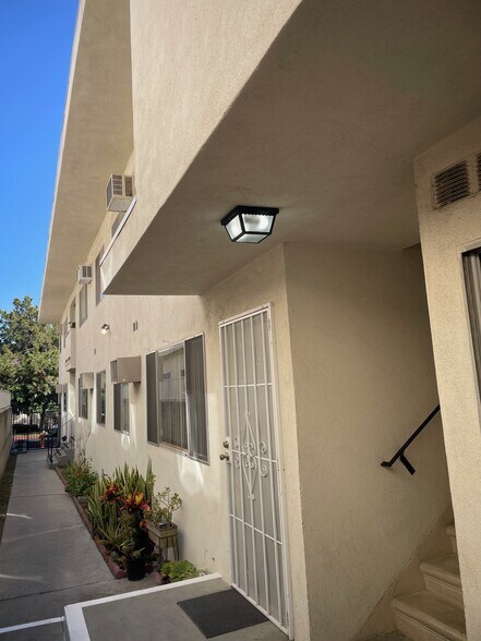 More Photos Of 433 E Cedar Ave, Burbank Apartments For Sale