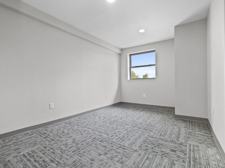 More Photos Of 950 Boylston St, Newton Office For Lease