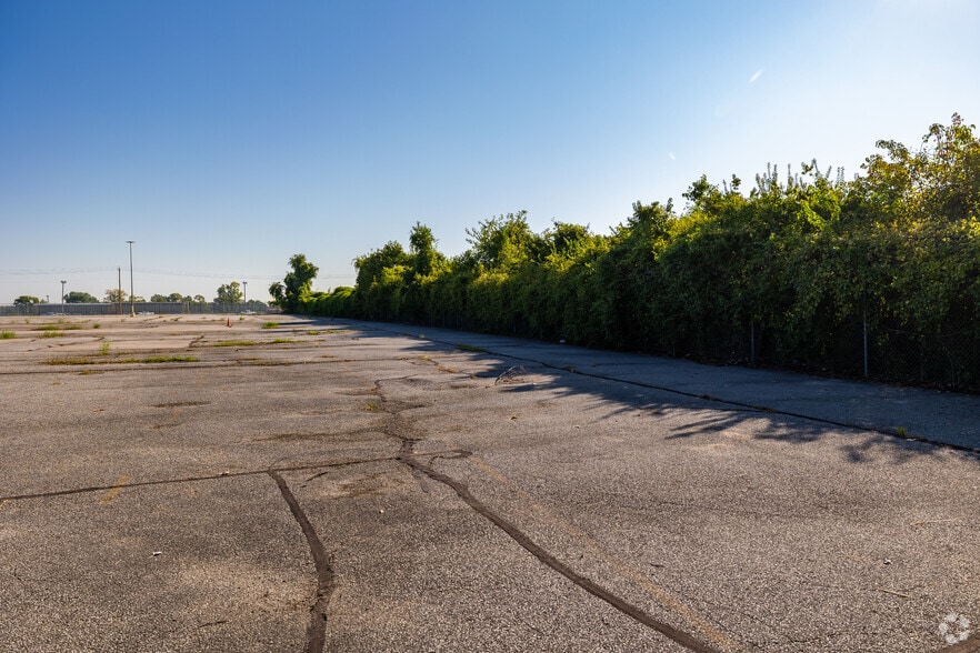 More Photos Of 4300 Church Rd, Centreville Land For Lease