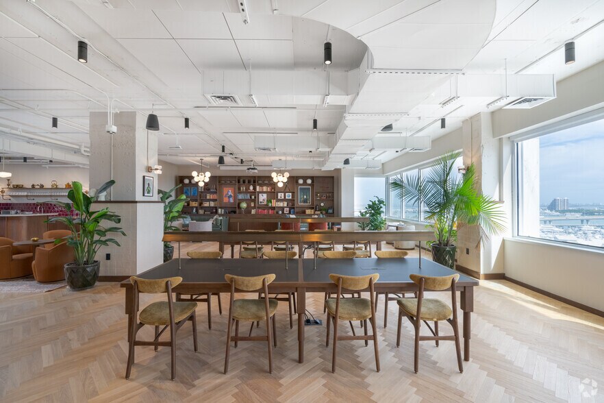 Primary Photo Of 100 N Biscayne Blvd, Miami Office For Lease