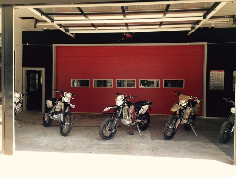 More Photos Of 611-619 N 2nd St, Philadelphia Auto Dealership For Lease