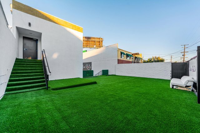 More Photos Of 4225 Crenshaw Blvd, Los Angeles Bar For Lease