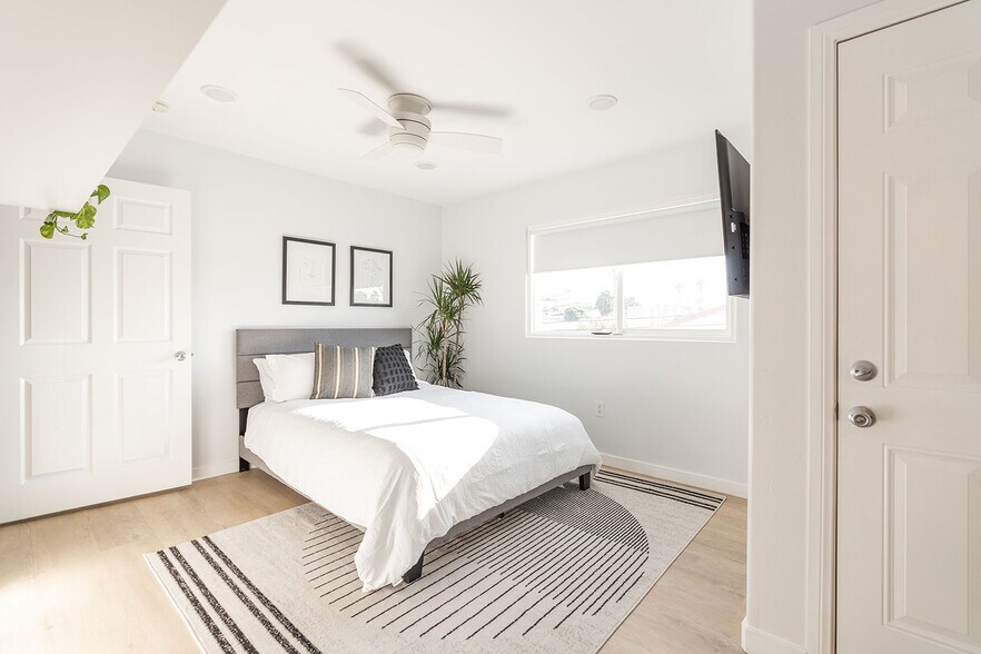 More Photos Of 4851-4855 Narragansett Ave, San Diego Apartments For Sale