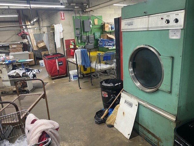 More Photos Of 130 S Lafayette Ave, Brownsville Freestanding For Sale