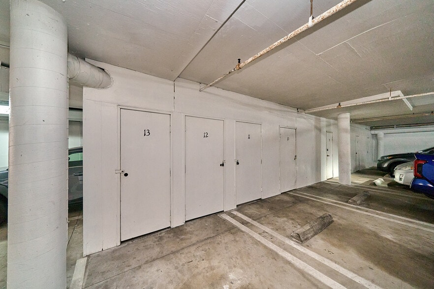 More Photos Of 8737 Beverly Blvd, West Hollywood Medical For Sale