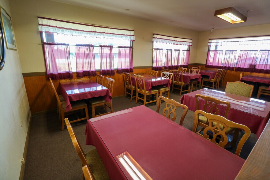 More Photos Of 1455 Oregon, Bandon Restaurant For Sale