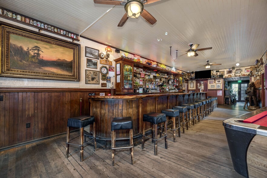 More Photos Of 15432 Washington Rd, Washington Storefront Retail Residential For Sale