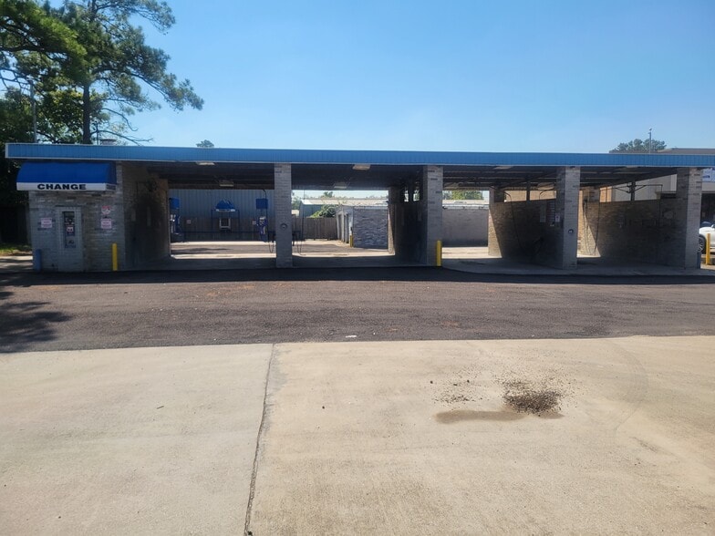 More Photos Of 1006 1st St E, Humble Carwash For Sale
