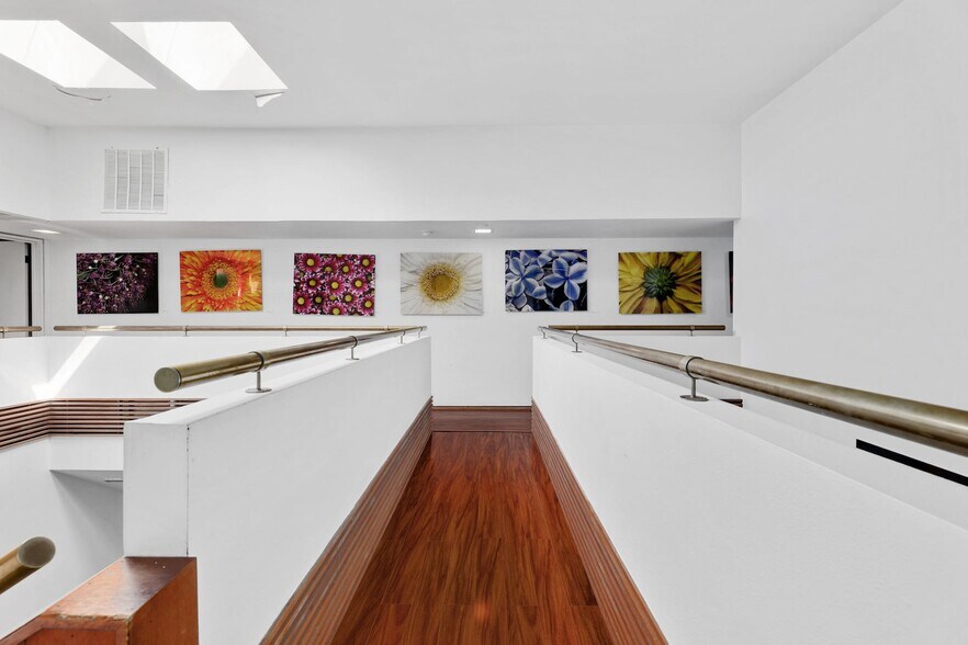 More Photos Of 410 E 6th St, Austin Storefront Retail Residential For Lease