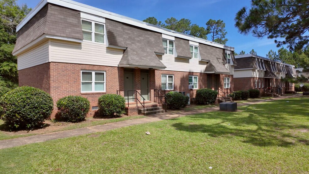 Primary Photo Of 1013 Cedar Ave, Albany Apartments For Sale