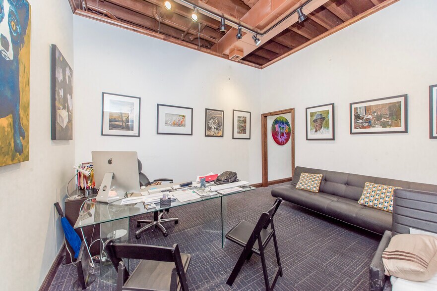 More Photos Of 747 Magazine St, New Orleans Office For Sale