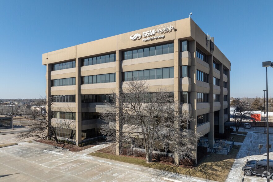 More Photos Of 777 Nw 63rd St, Oklahoma City Office For Lease